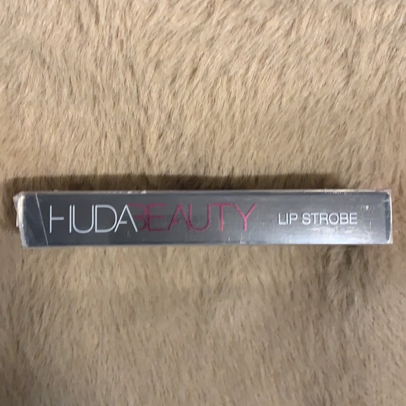 Brand new Huda Beauty Lip strope - Picture 2 of 3